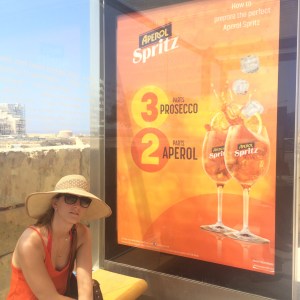 Aperol Sprtiz: 3 parts prosecco, 2 parts Aperol, 1 part soda water!