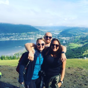 Lisa, Jaime and pilot Biorjan before the paragliding flight