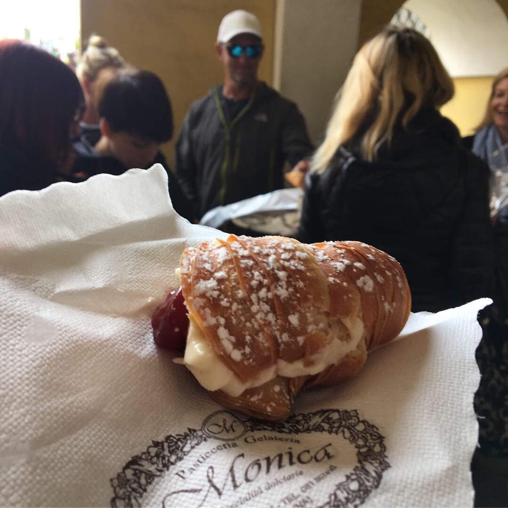 Sfogliatelle from Bar Pasticceria Monica